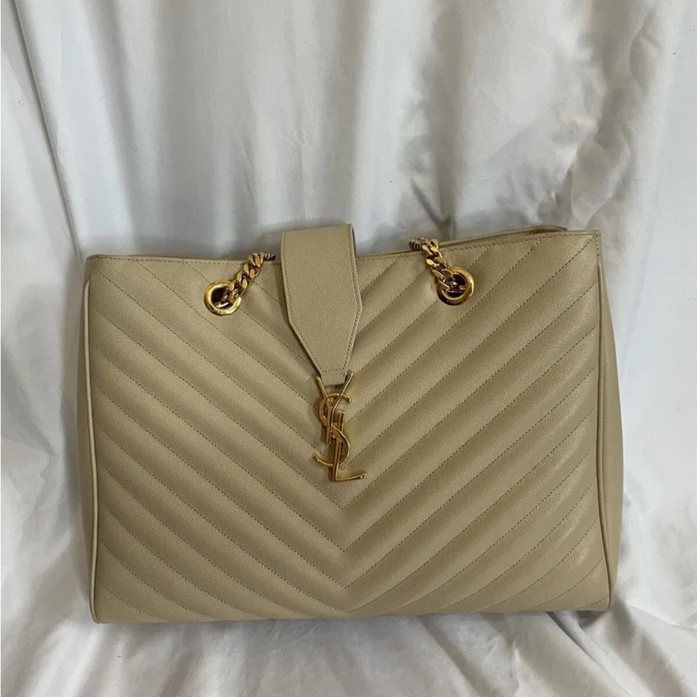 Yves Saint Laurent leather purse